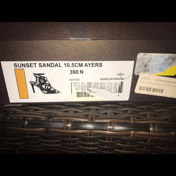 LV Heels - Picture 5 of 8